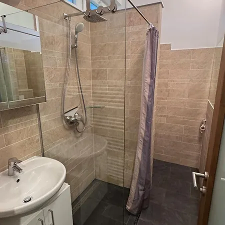 Appartement Ruhiges Mit Guter Verkehrsanbindung *