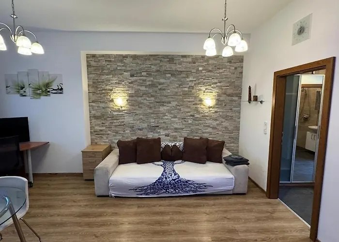 Ruhiges Mit Guter Verkehrsanbindung *