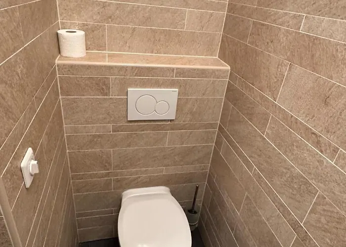 Ruhiges Mit Guter Verkehrsanbindung *